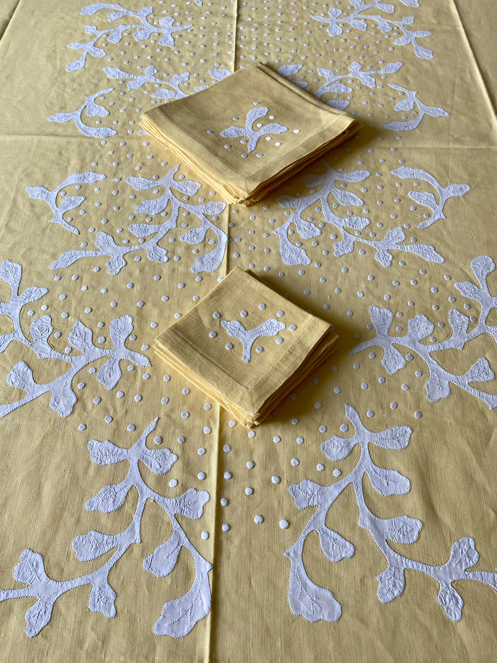 Vintage Hand Embroidered Tablecloth Set - Image 6