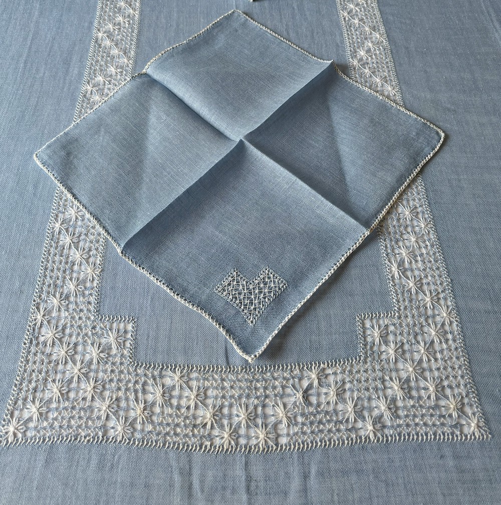 Vintage Blue & White Embroidered Tablecloth Set - Image 4