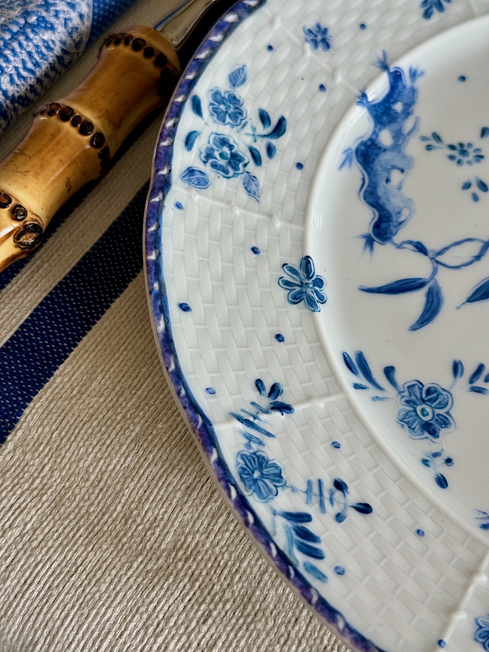 Fleuron plate via Quintessence