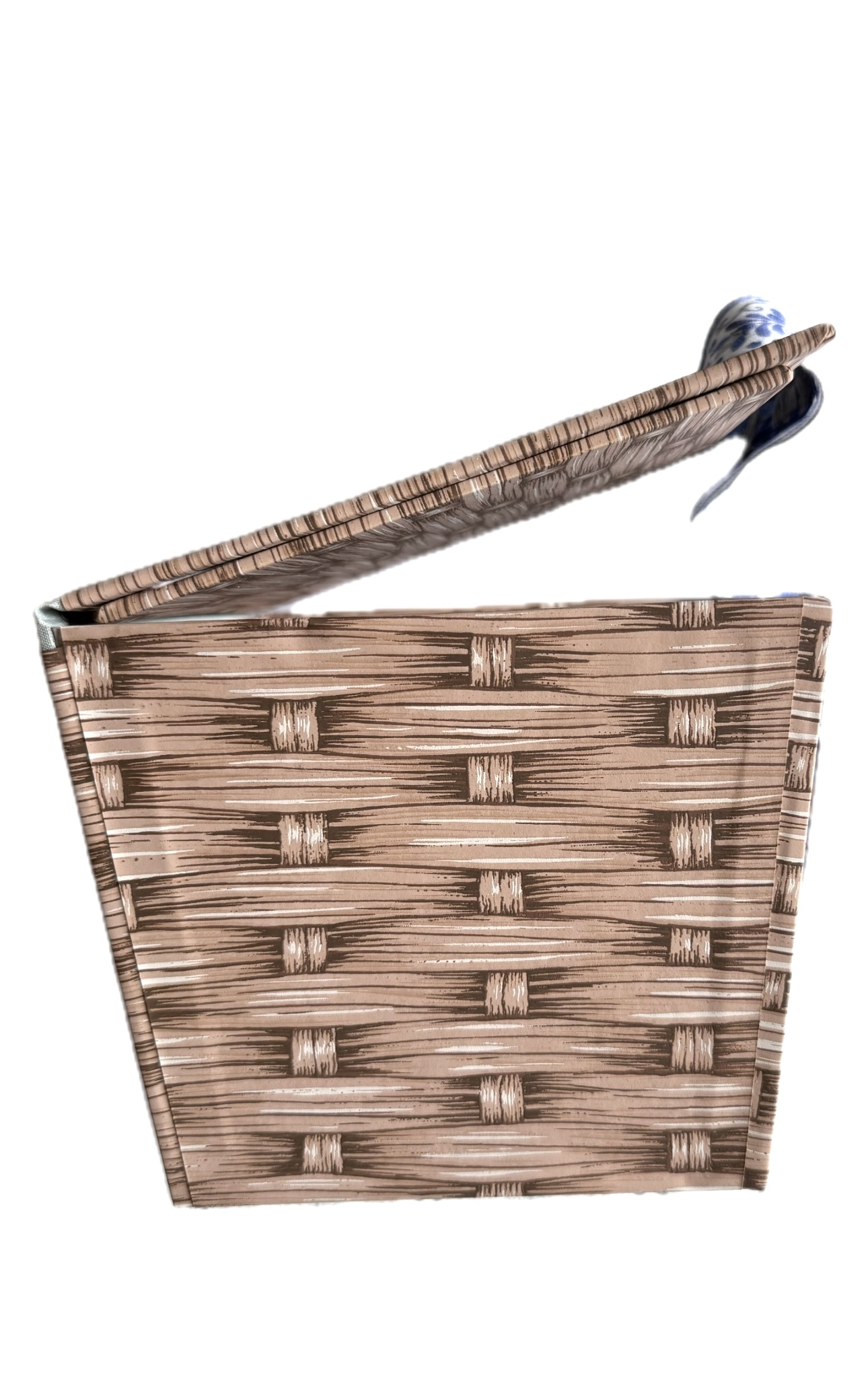 Folkloric Trompe L'Oeil Wicker Hamper - Blue and White - Image 4