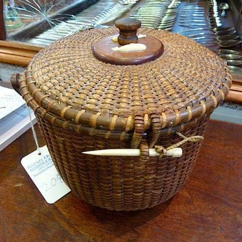 Charles Ray Nantucket basket at the Rafael Osona auction