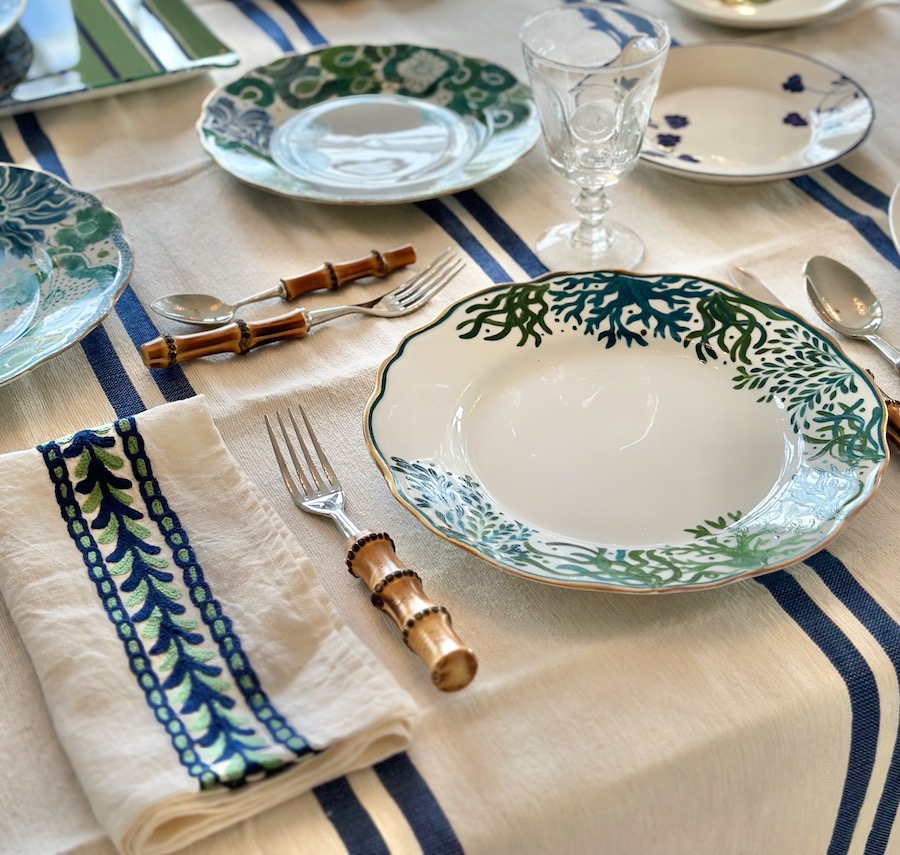 Arcos Embroidered Napkin - Image 3
