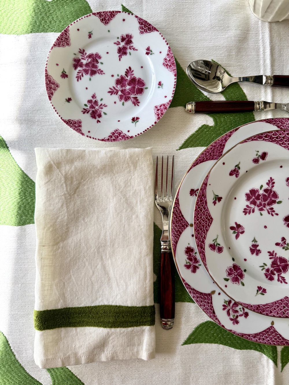 Quintessence Feston bread plate